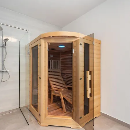 Holiday home Lavish In With Bubble Bath Vir