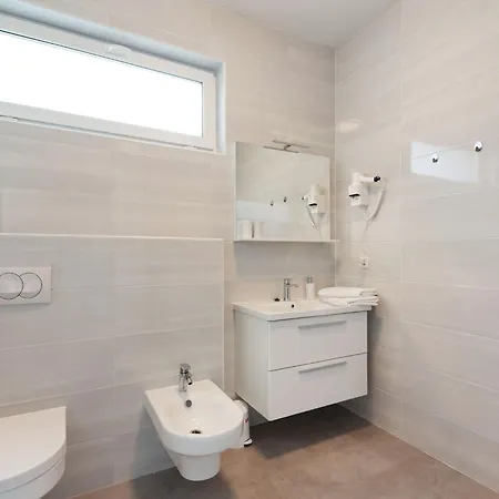 Lavish In With Bubble Bath Holiday home Vir